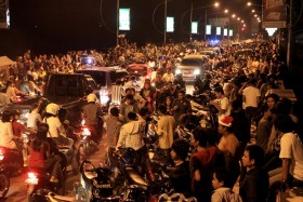 masyarakat tahun baruan di jalan