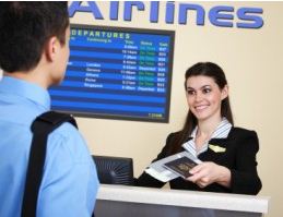 Petugas Check in Counter